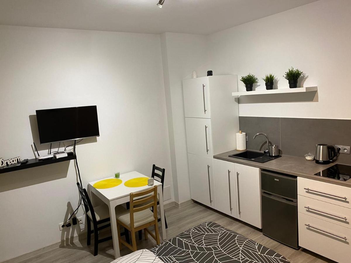 Apartament Przy Rynku Kambar Apartment โบเลสวาเวียส ภายนอก รูปภาพ